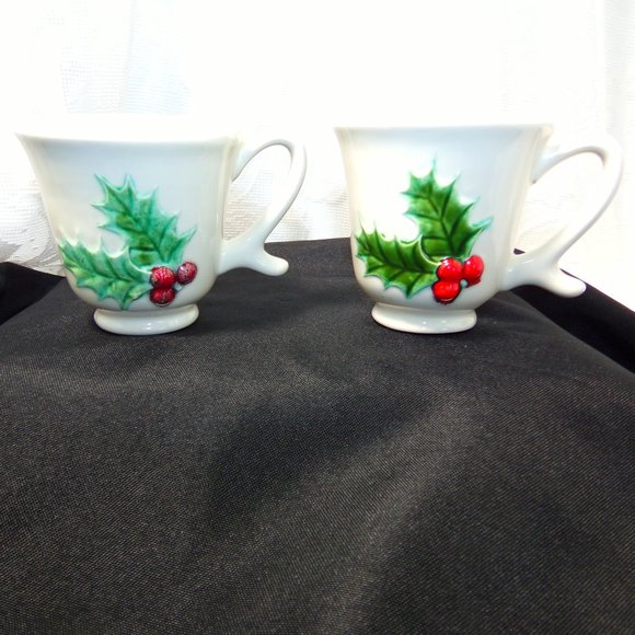 1960's Christmas Coffee Tea Cup Mug Holly Berries, Vintage Hand Painted . - Picture 9 of 15